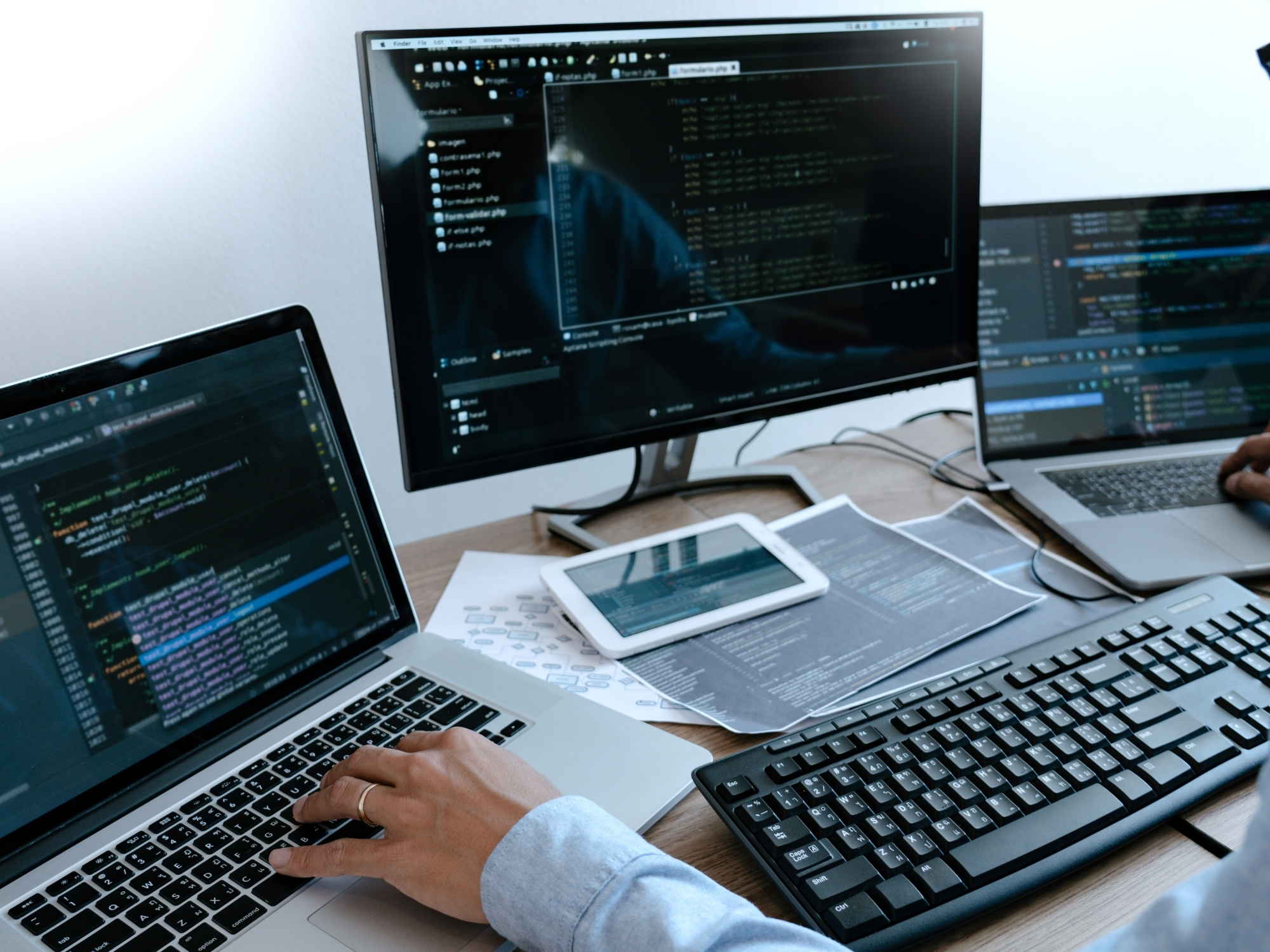 5 Reasons to Purchase Desktop Computers